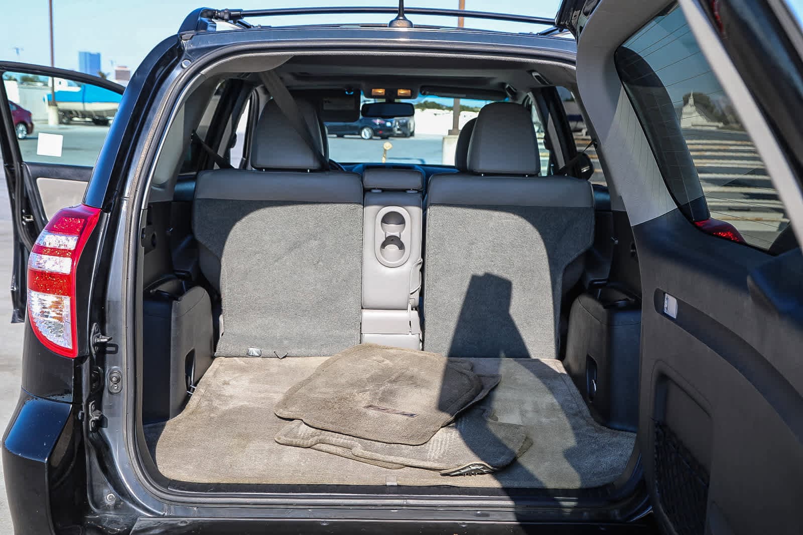 Thumbnail: 2011 Toyota RAV4 - 24
