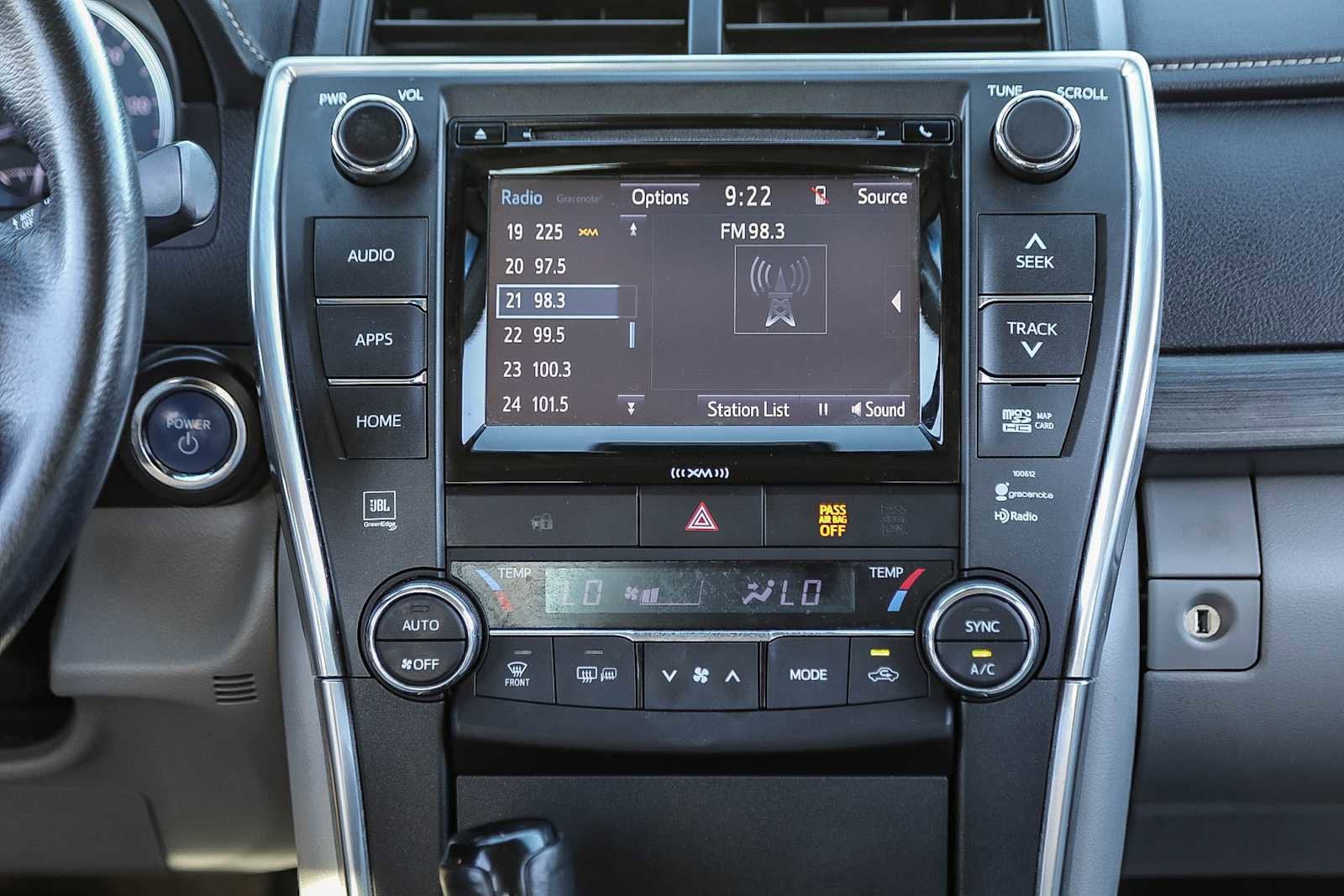 Thumbnail: 2017 Toyota Camry - 14