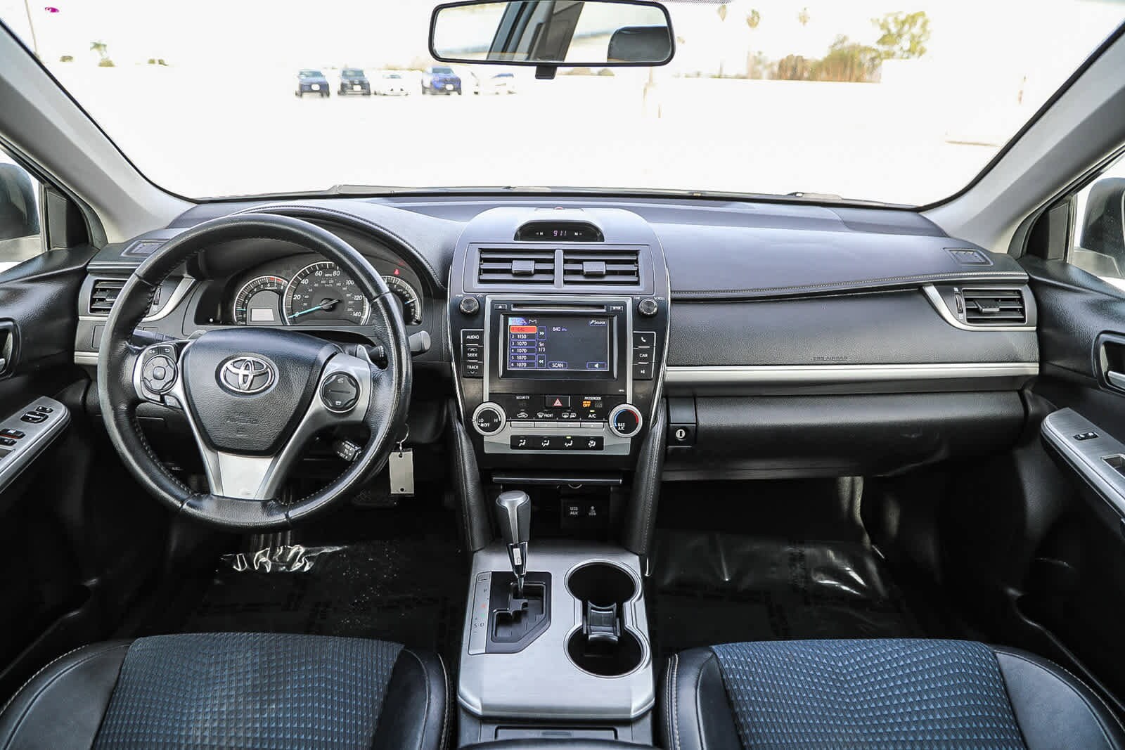 Thumbnail: 2012 Toyota Camry - 12