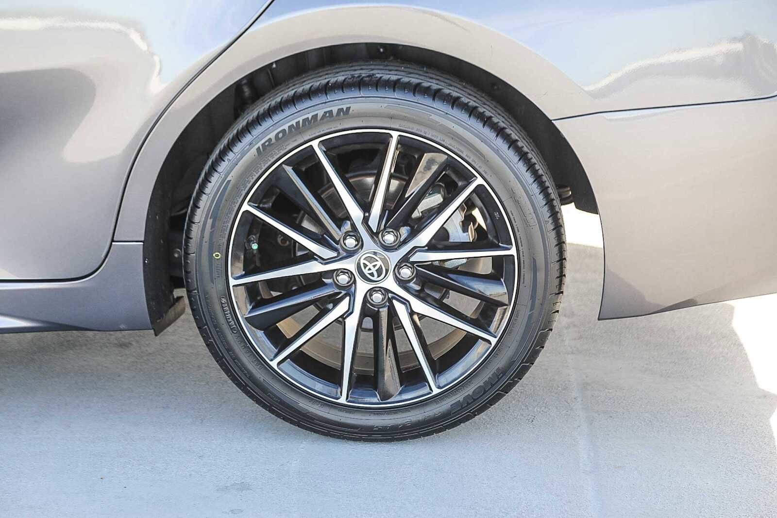 Thumbnail: 2023 Toyota Camry - 12