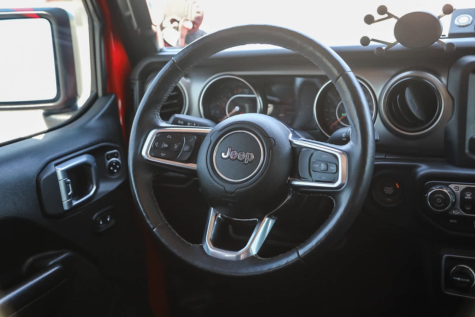 Thumbnail: 2020 Jeep Gladiator - 15