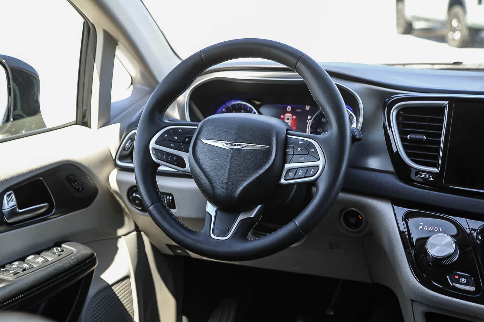 2022 Chrysler Pacifica Touring L - Photo 14