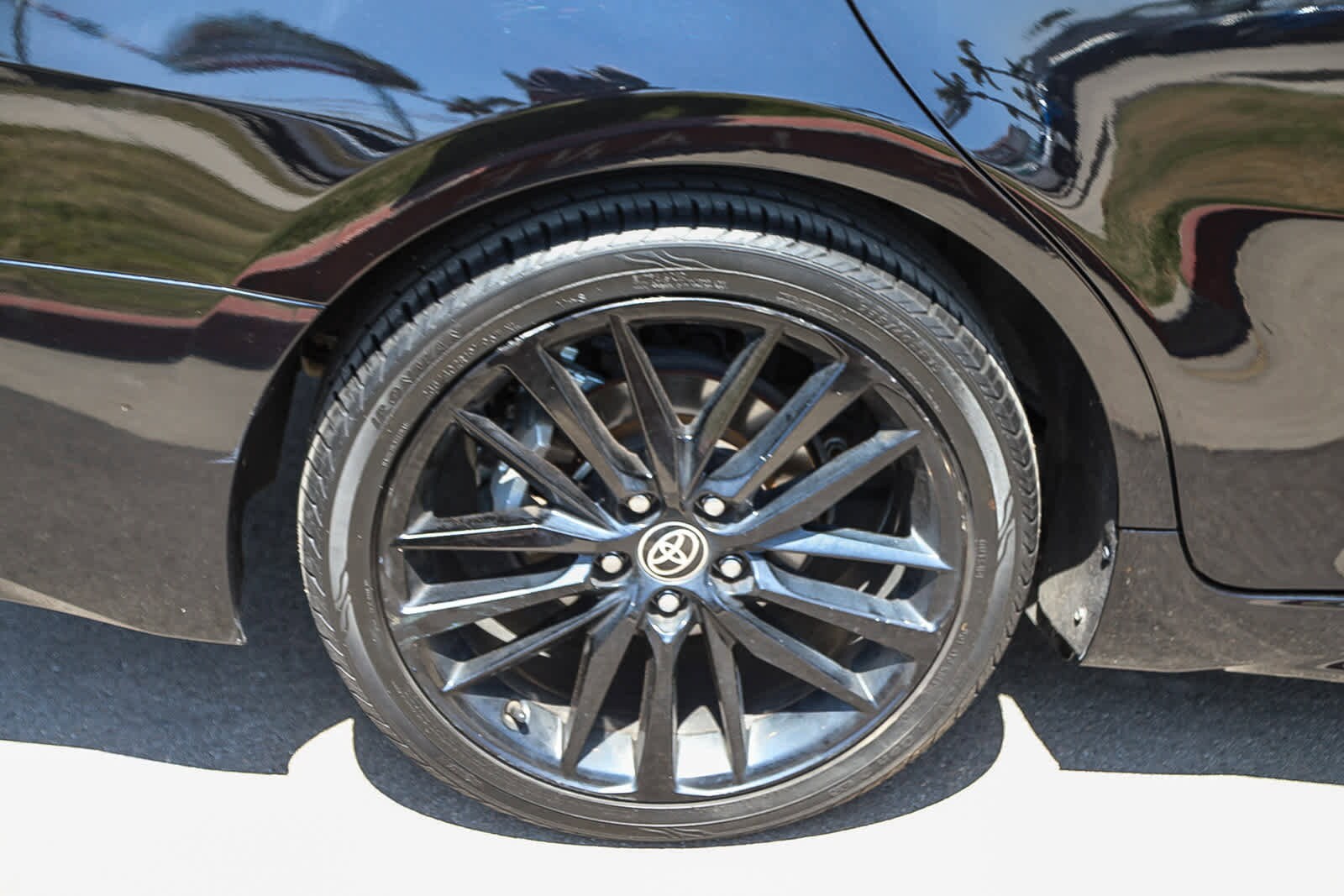 Thumbnail: 2023 Toyota Camry - 12