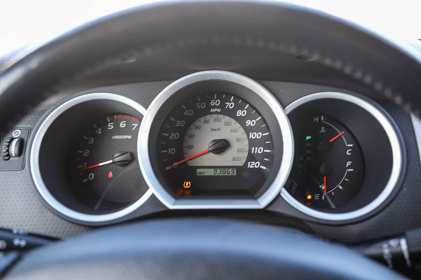 Thumbnail: 2010 Toyota Tacoma - 22