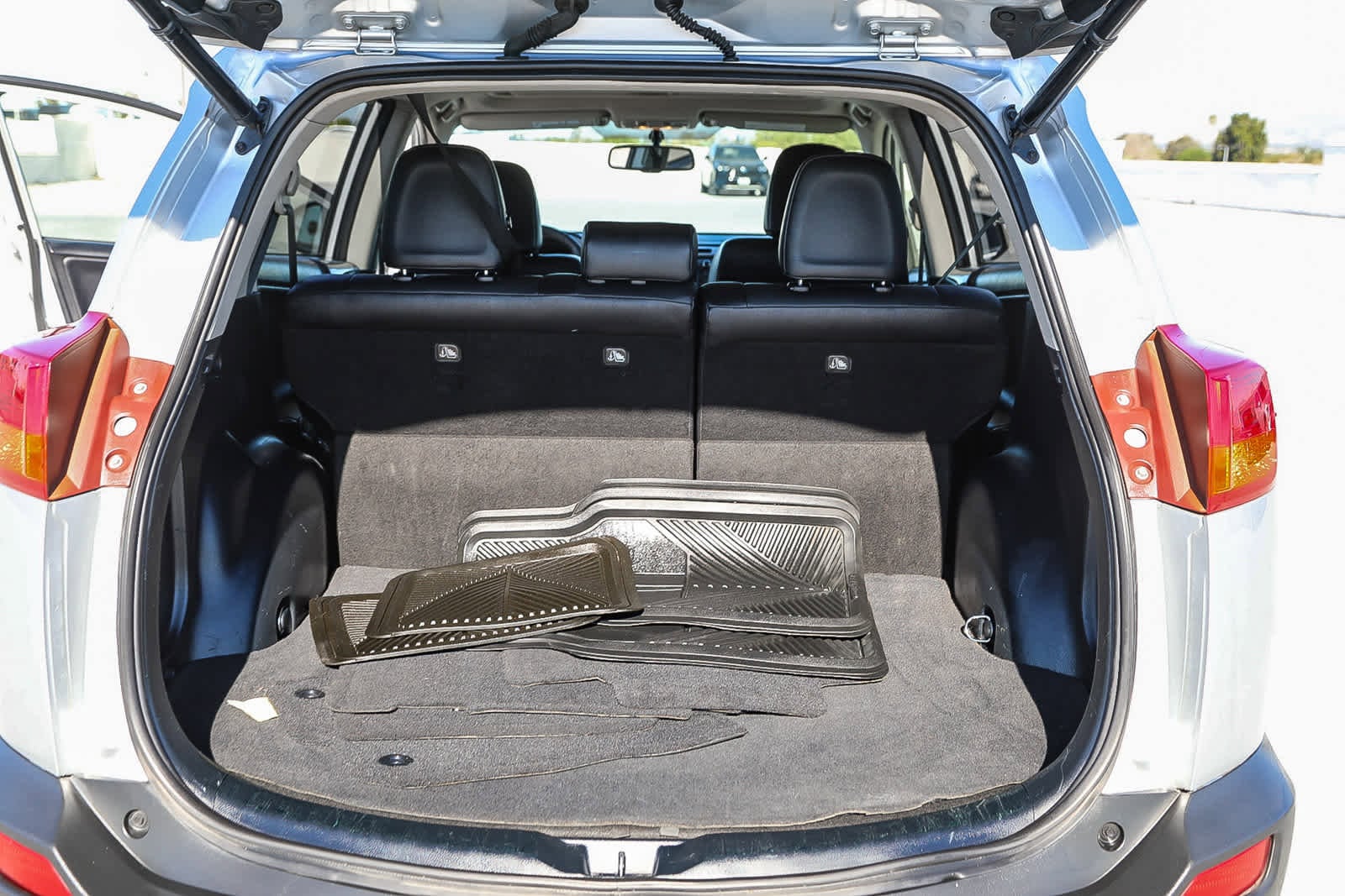 Thumbnail: 2013 Toyota RAV4 - 25