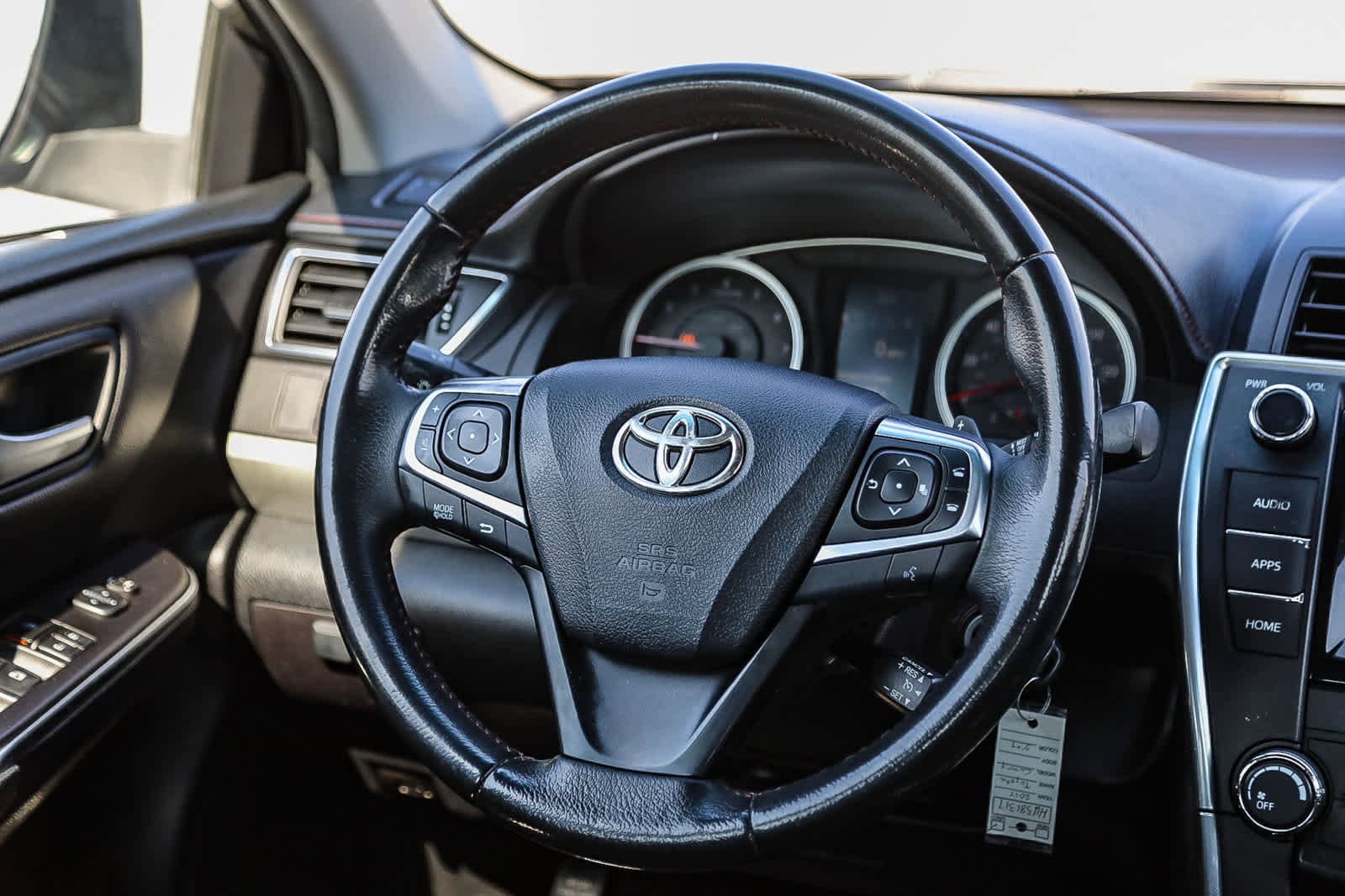 Thumbnail: 2017 Toyota Camry - 14