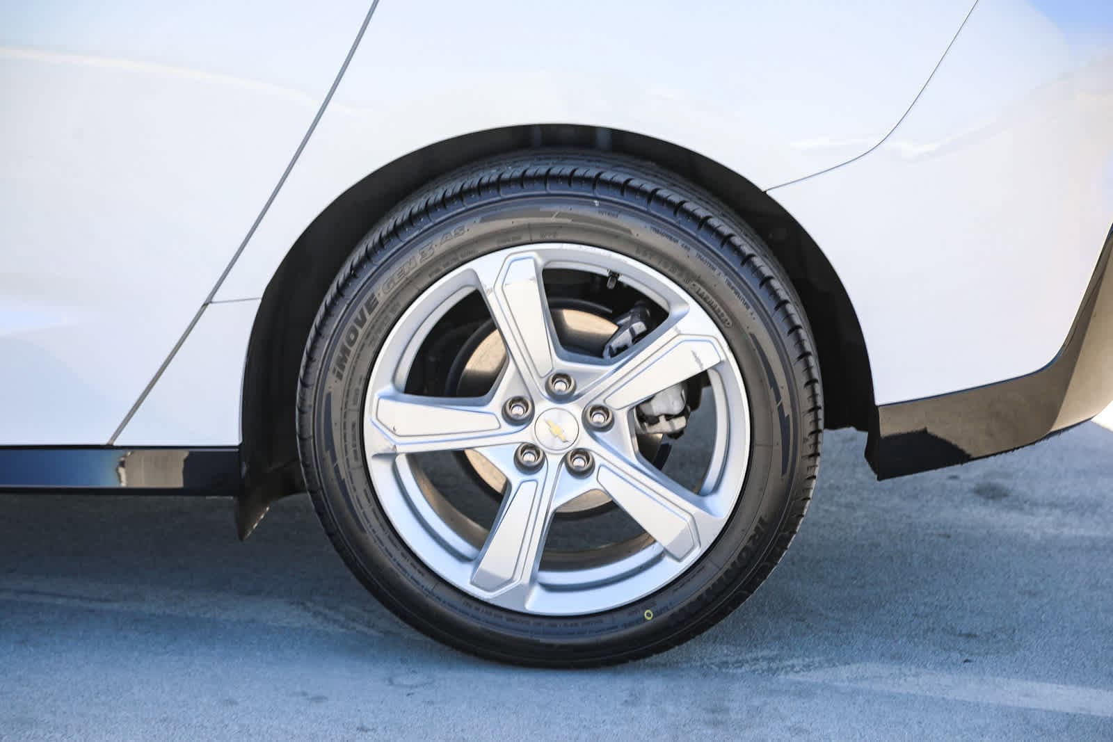 Thumbnail: 2017 Chevrolet Volt - 10