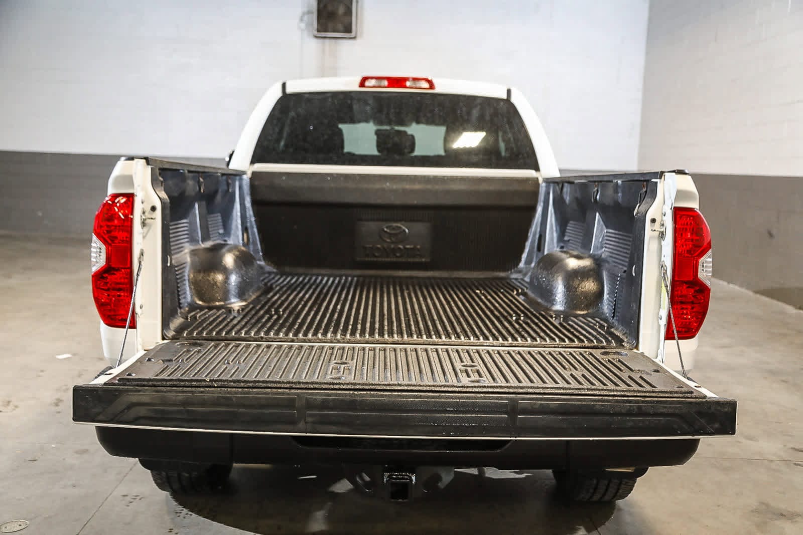 Thumbnail: 2017 Toyota Tundra - 22