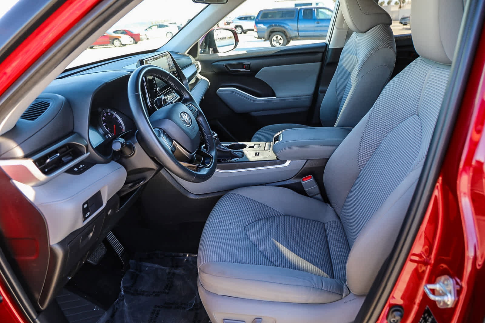 Thumbnail: 2020 Toyota Highlander - 17