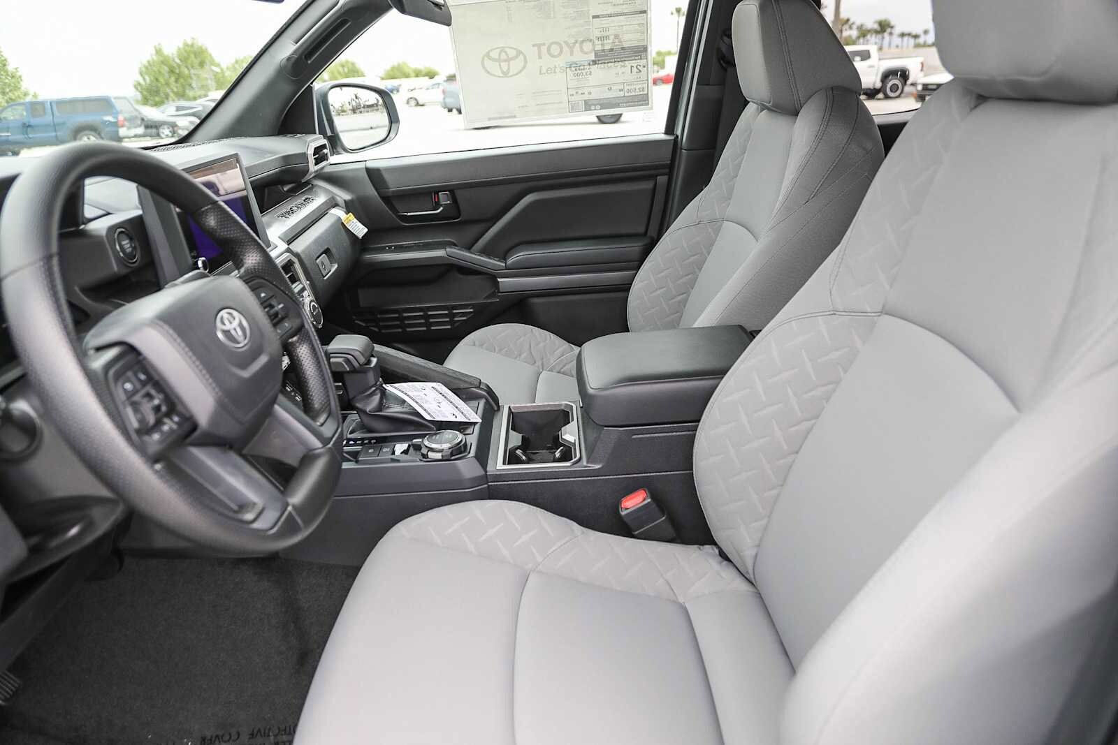 2025 Toyota Tacoma SR5 18