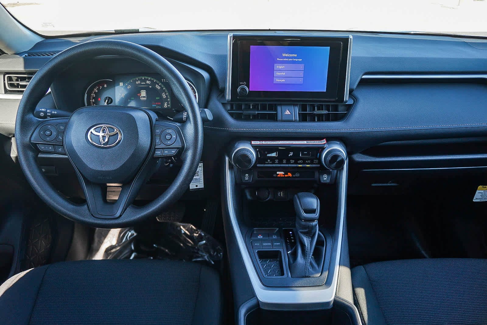 Thumbnail: 2025 Toyota RAV4 - 15