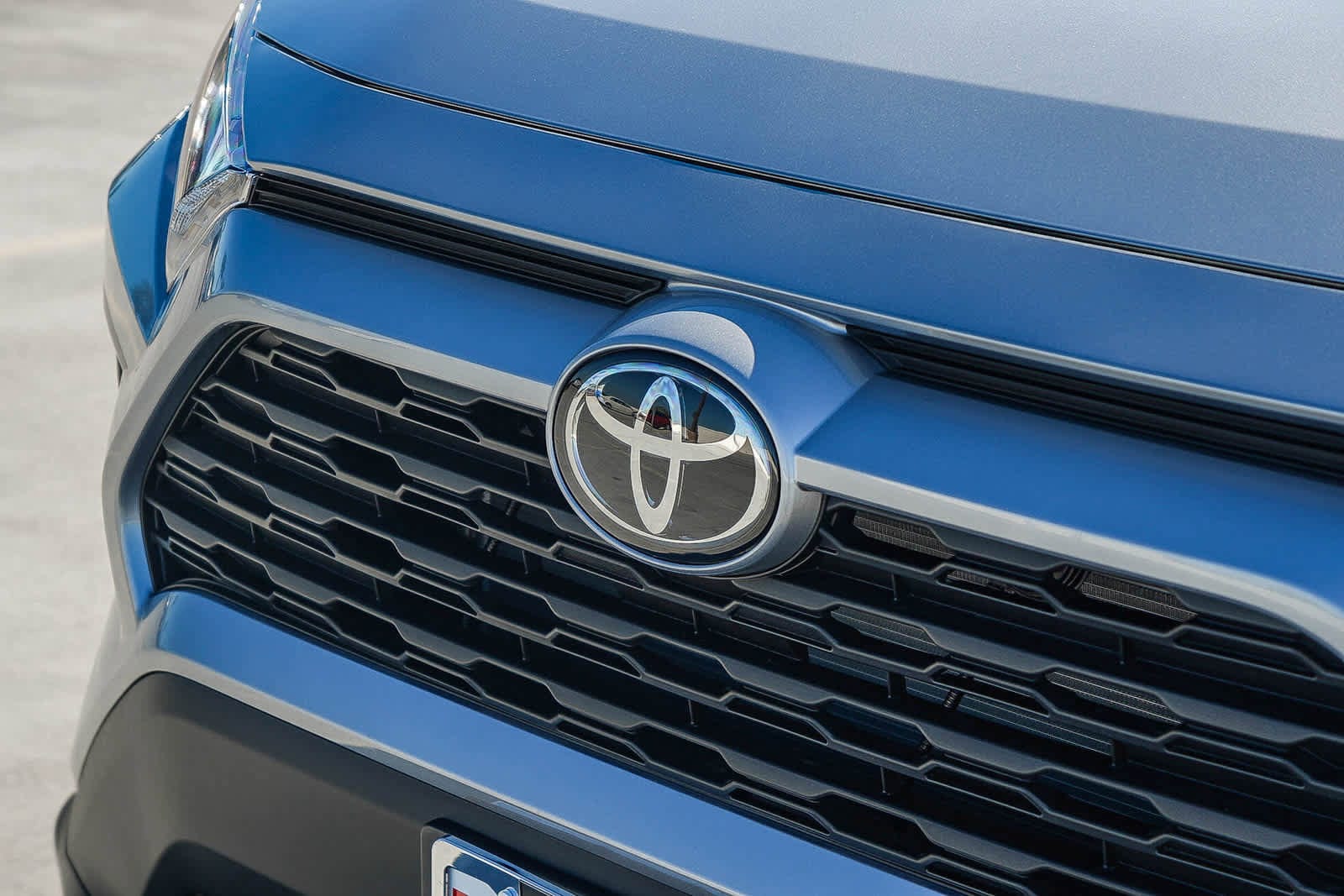 Thumbnail: 2025 Toyota RAV4 - 10