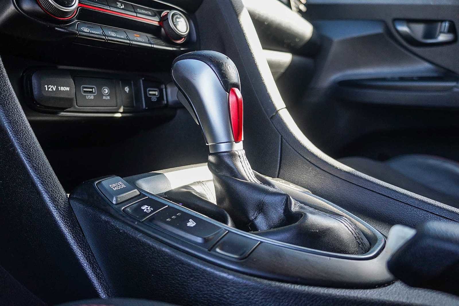 Thumbnail: 2019 Hyundai Veloster - 25