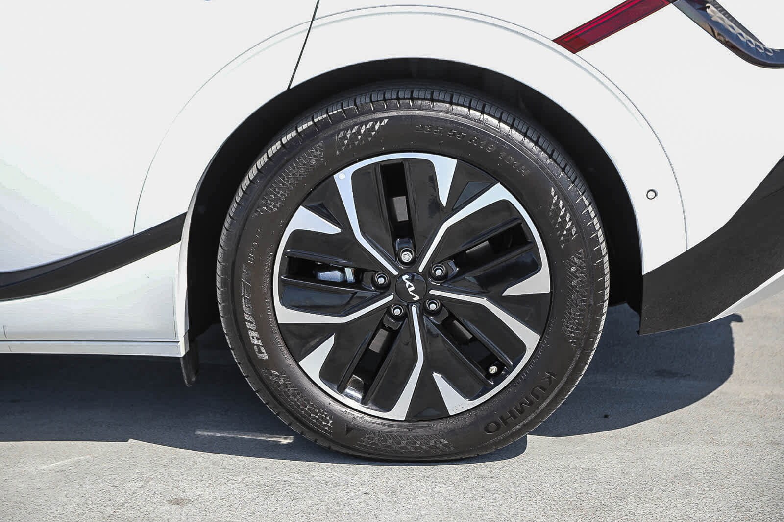 Thumbnail: 2024 Kia EV6 - 11