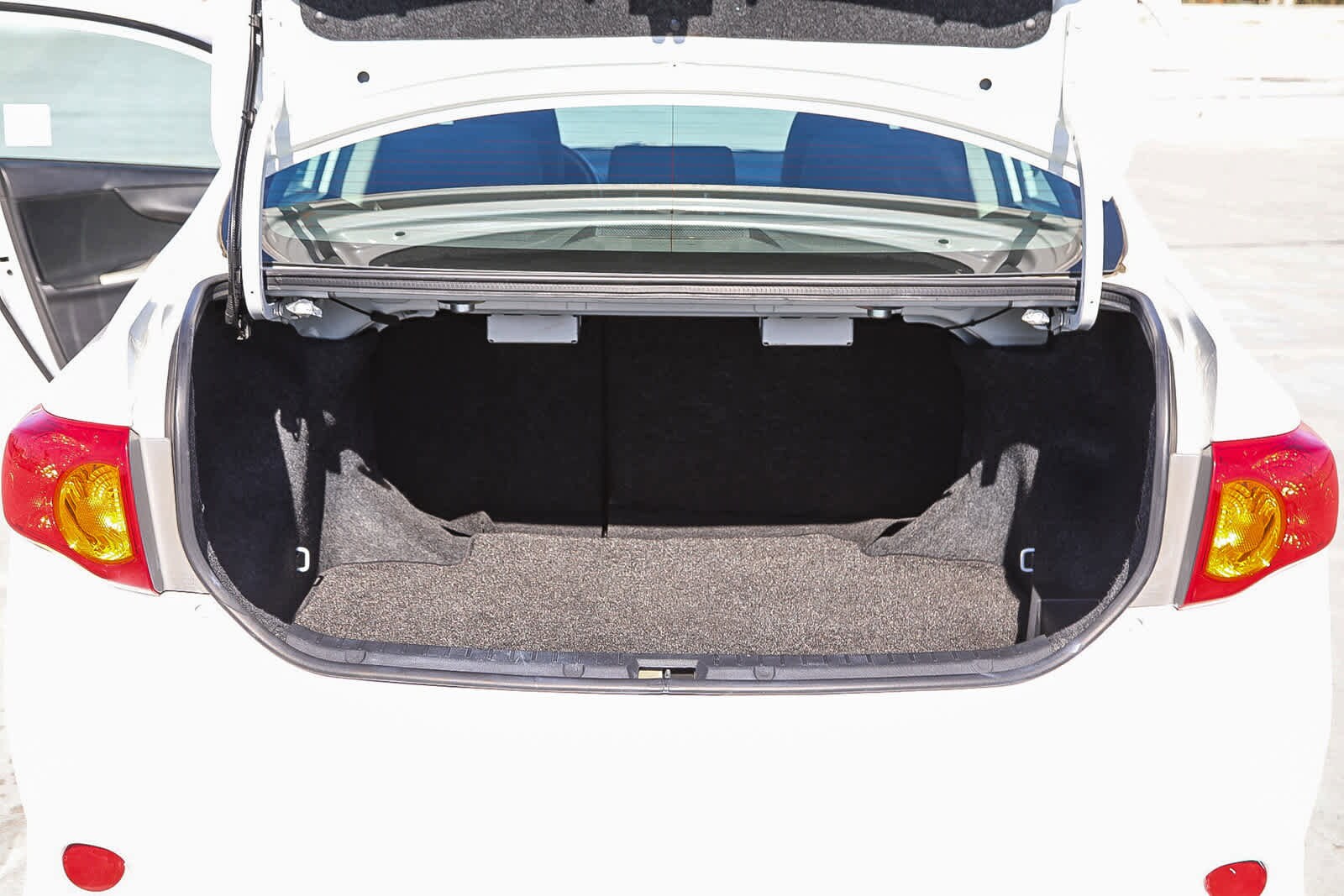 Thumbnail: 2010 Toyota Corolla - 25