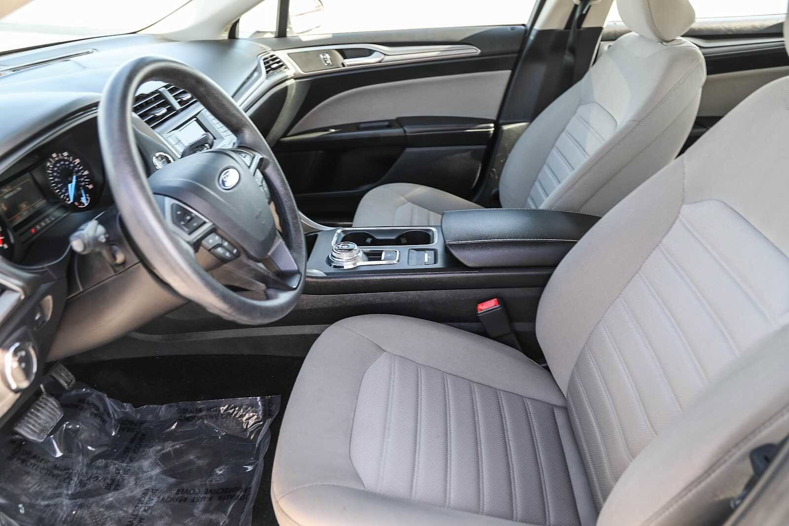 2019 Ford Fusion S 15