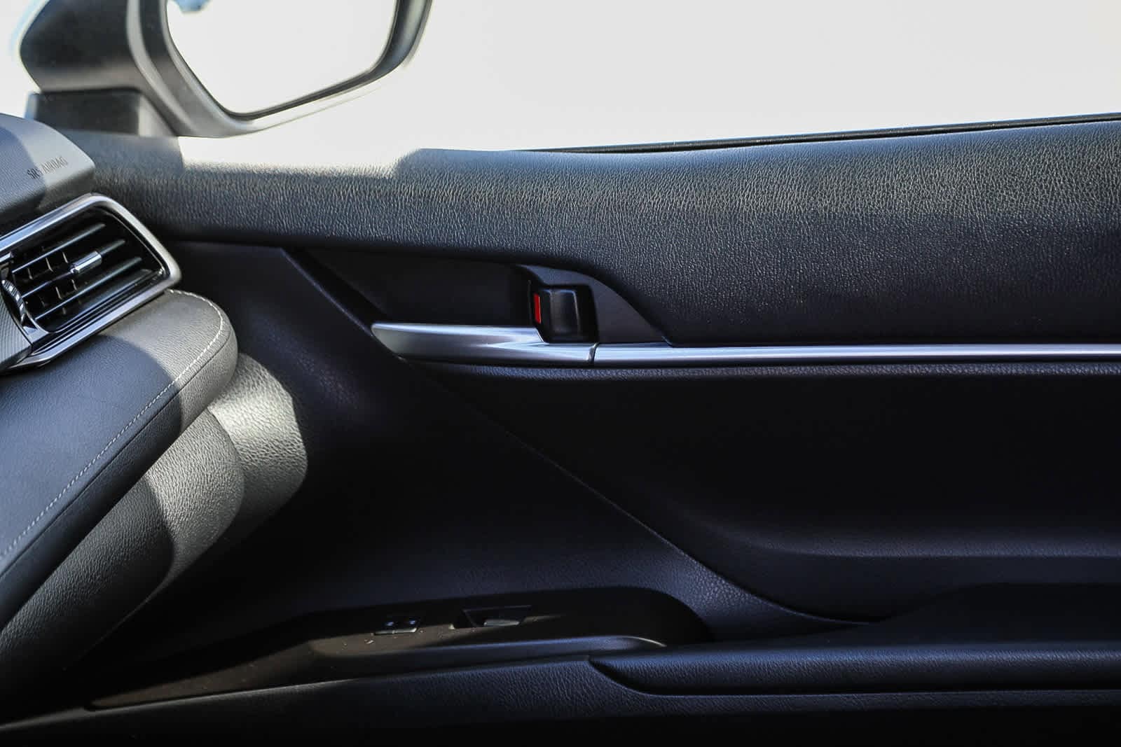 Thumbnail: 2023 Toyota Camry - 22