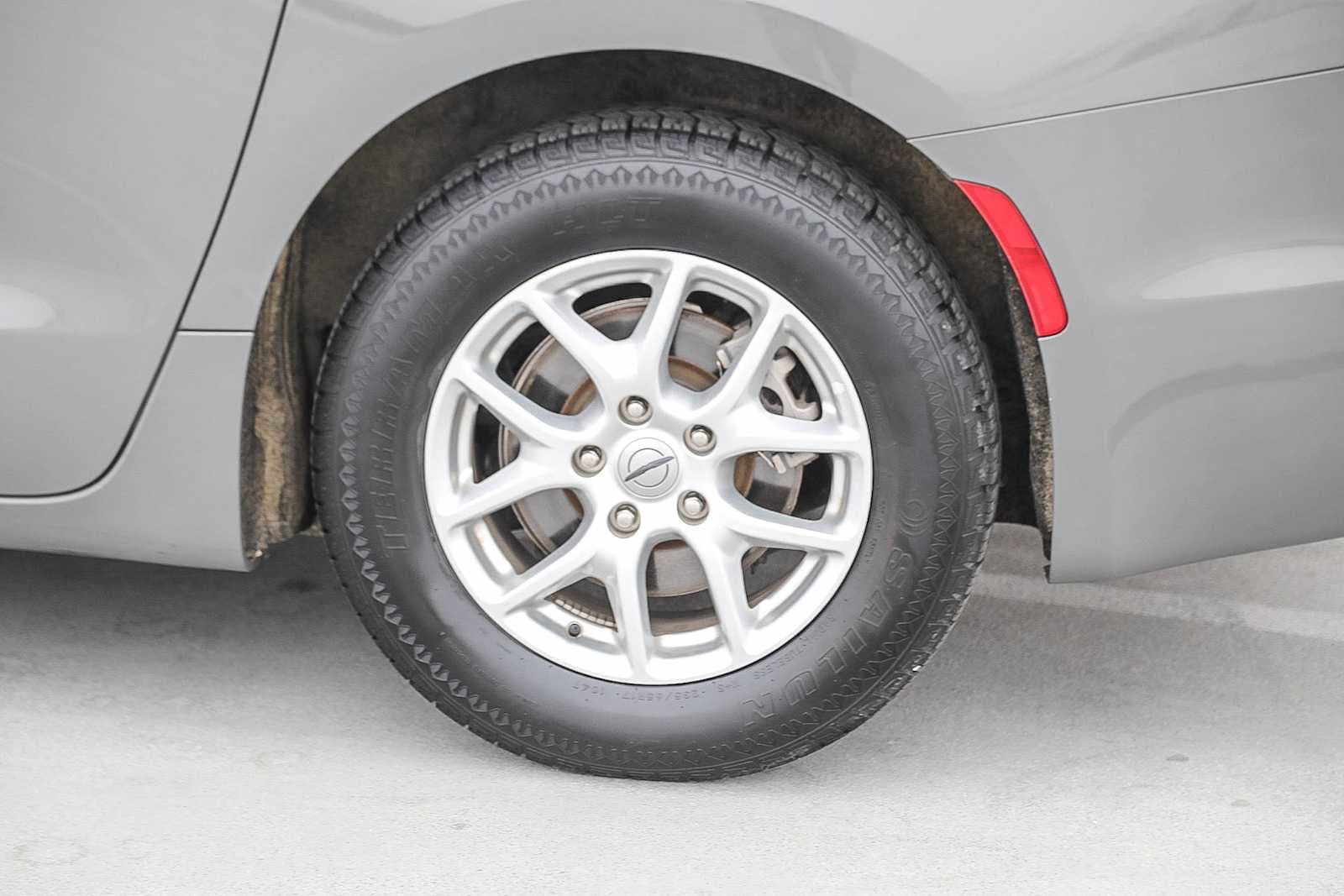 Thumbnail: 2022 Chrysler Pacifica - 11