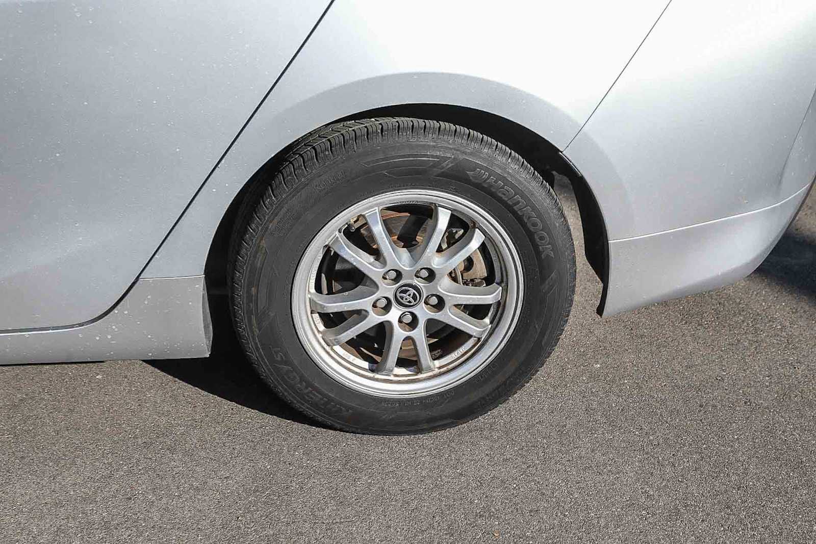 Thumbnail: 2016 Toyota Prius - 9