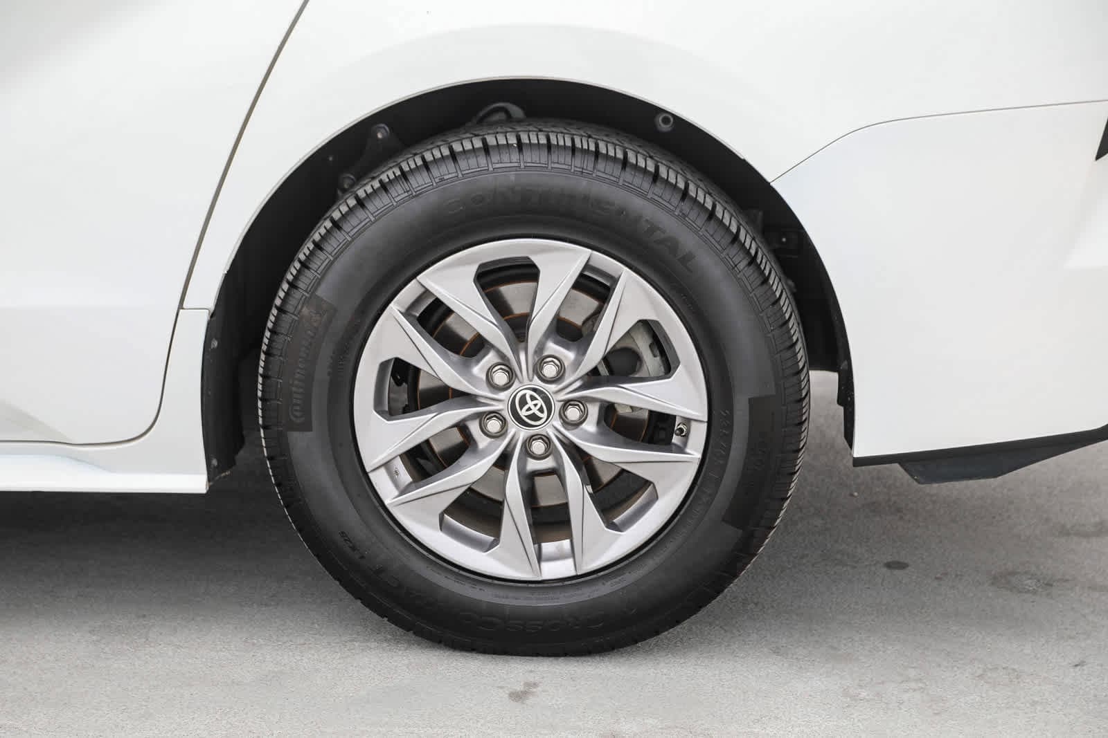 2021 Toyota Sienna LE 10
