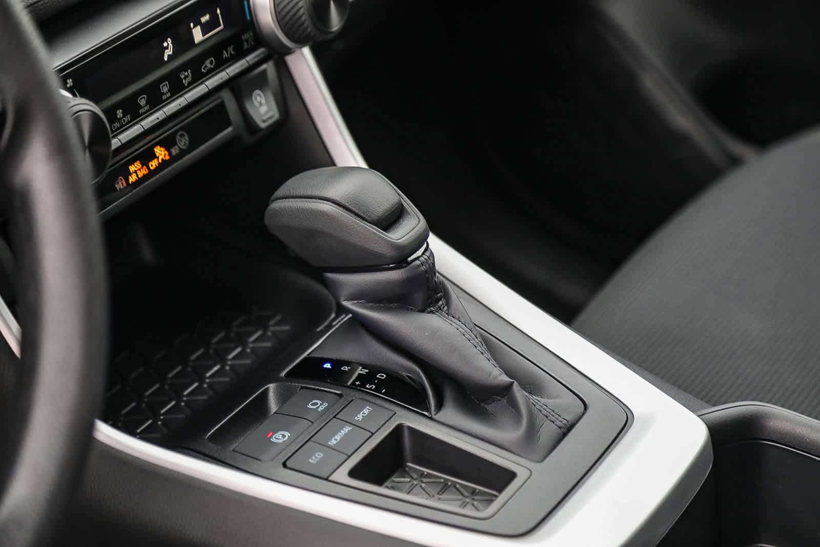 Thumbnail: 2025 Toyota RAV4 - 21