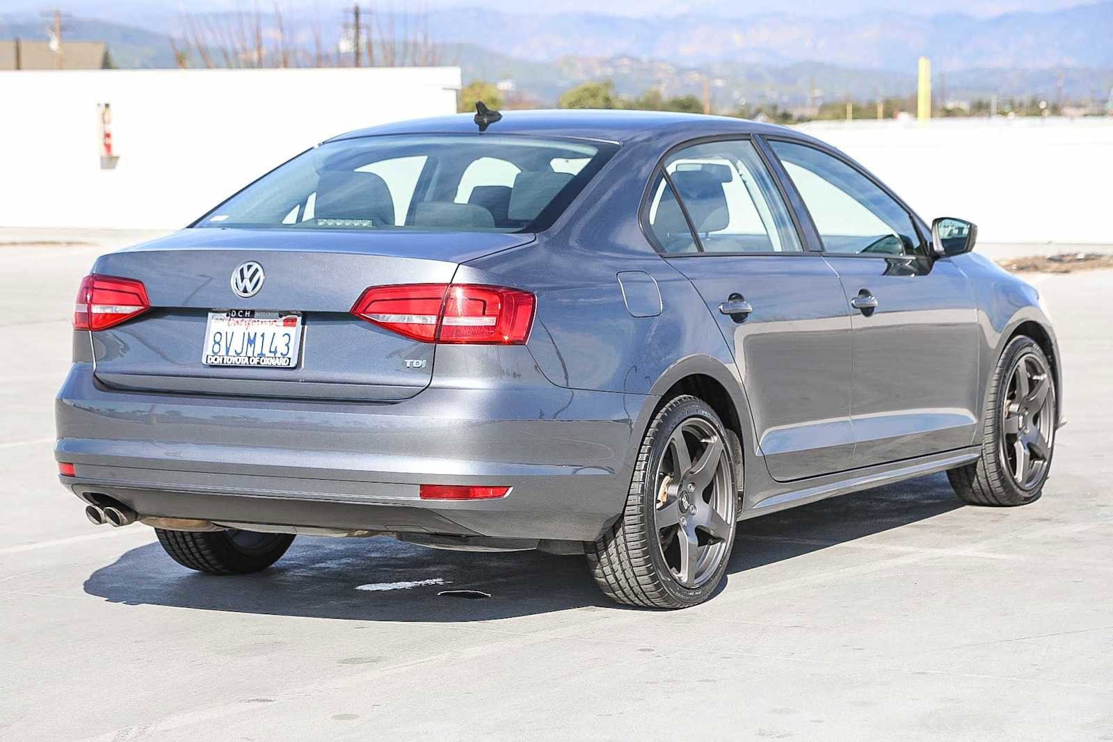 Thumbnail: 2015 Volkswagen Jetta - 5