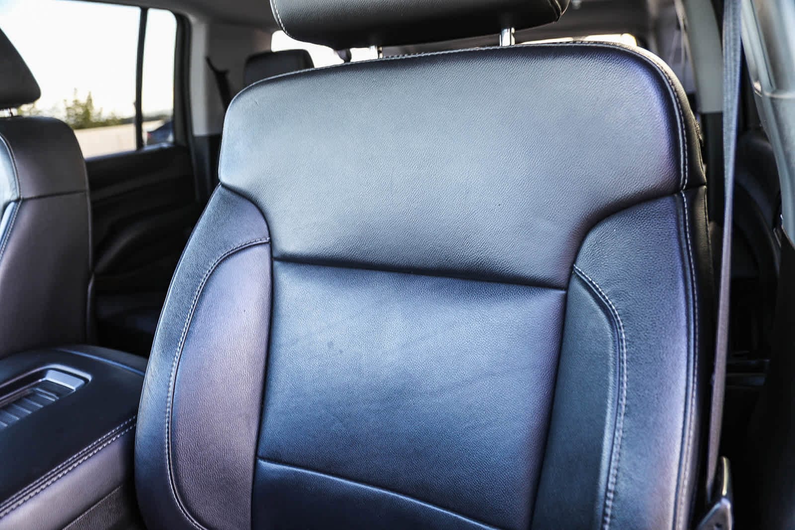 Thumbnail: 2015 Chevrolet Suburban - 23