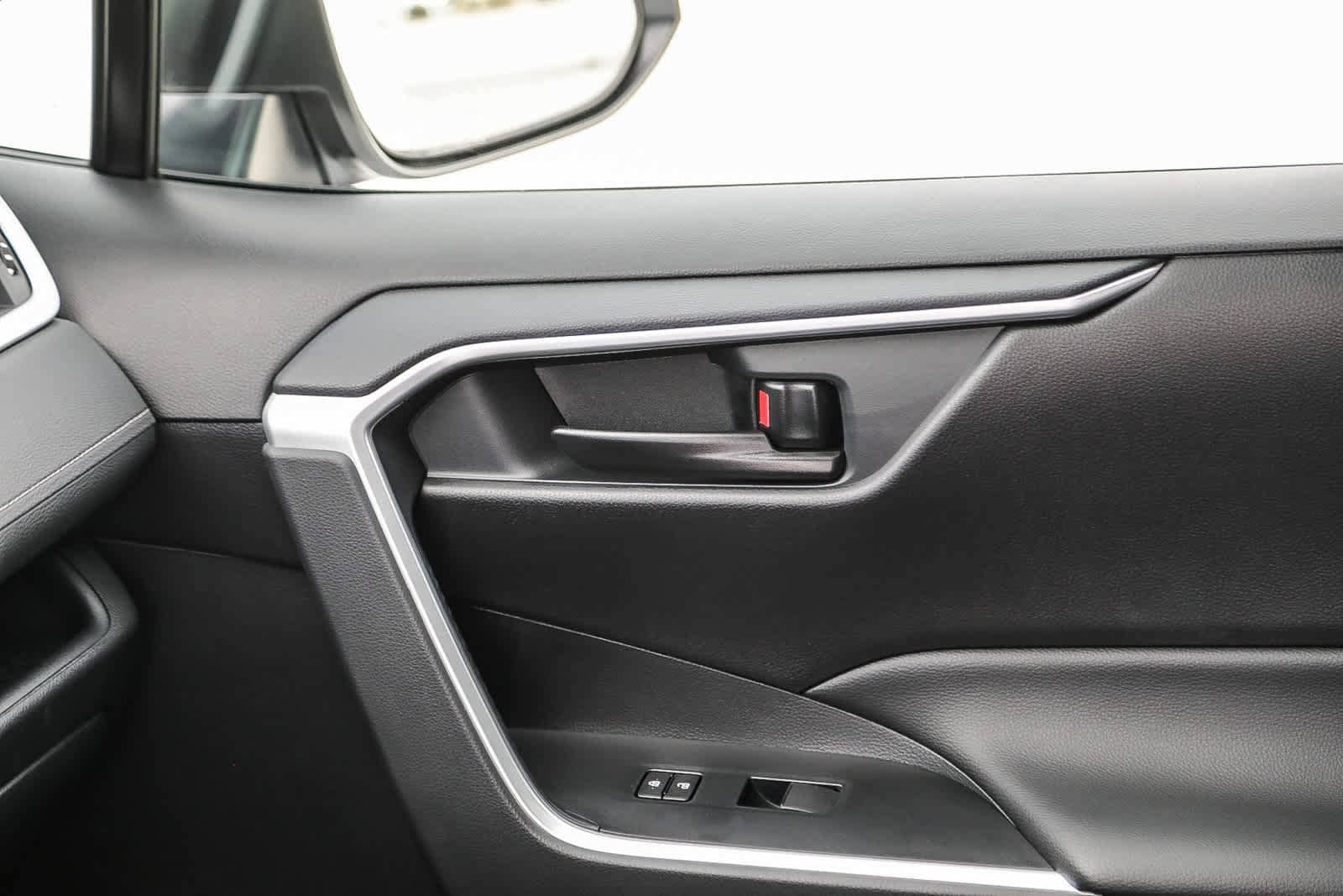 Thumbnail: 2025 Toyota RAV4 - 22