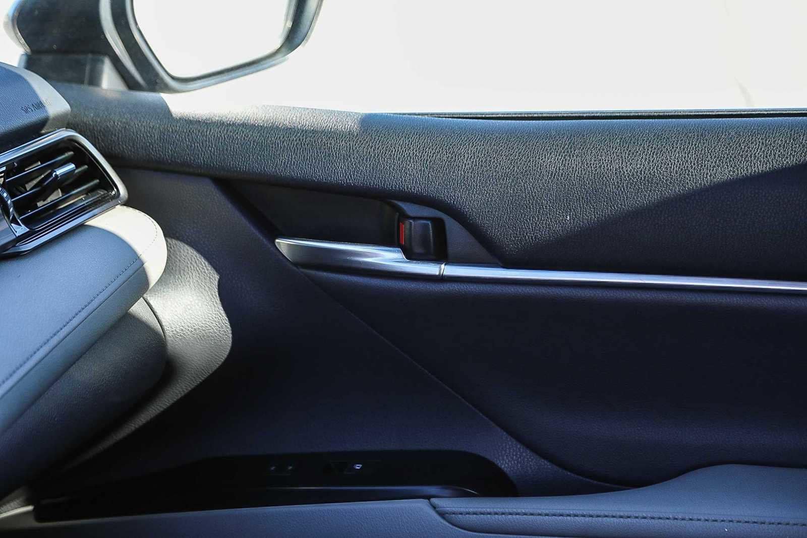 Thumbnail: 2020 Toyota Camry - 21