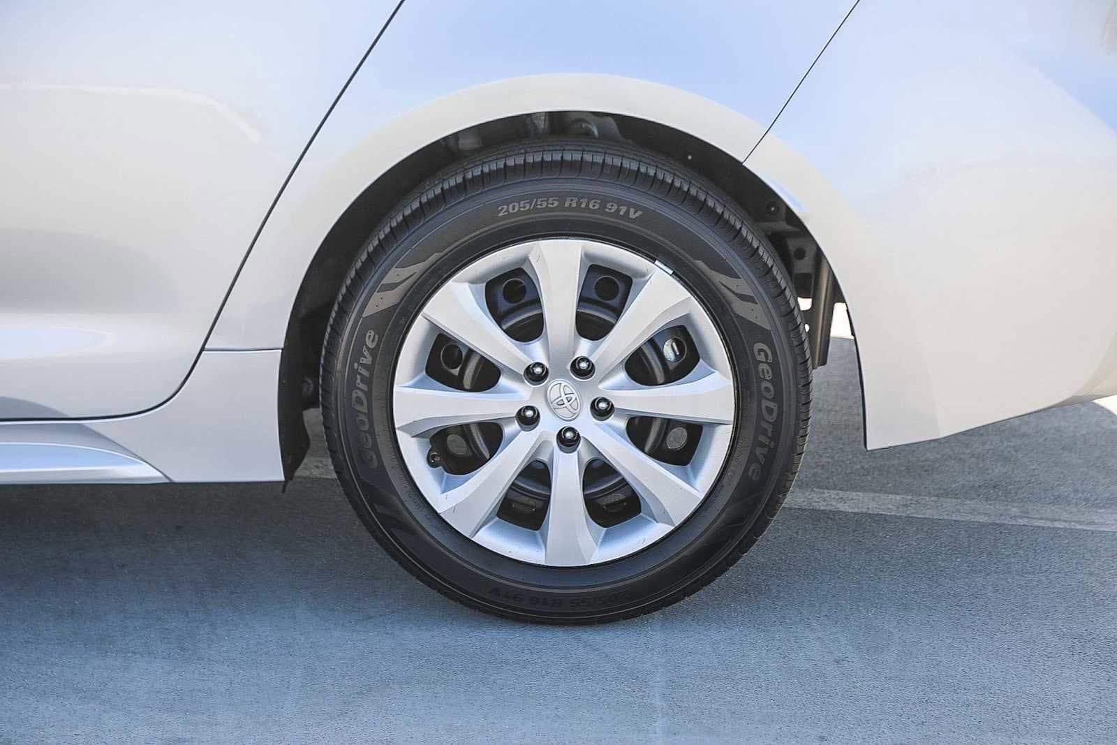 Thumbnail: 2023 Toyota Corolla - 10