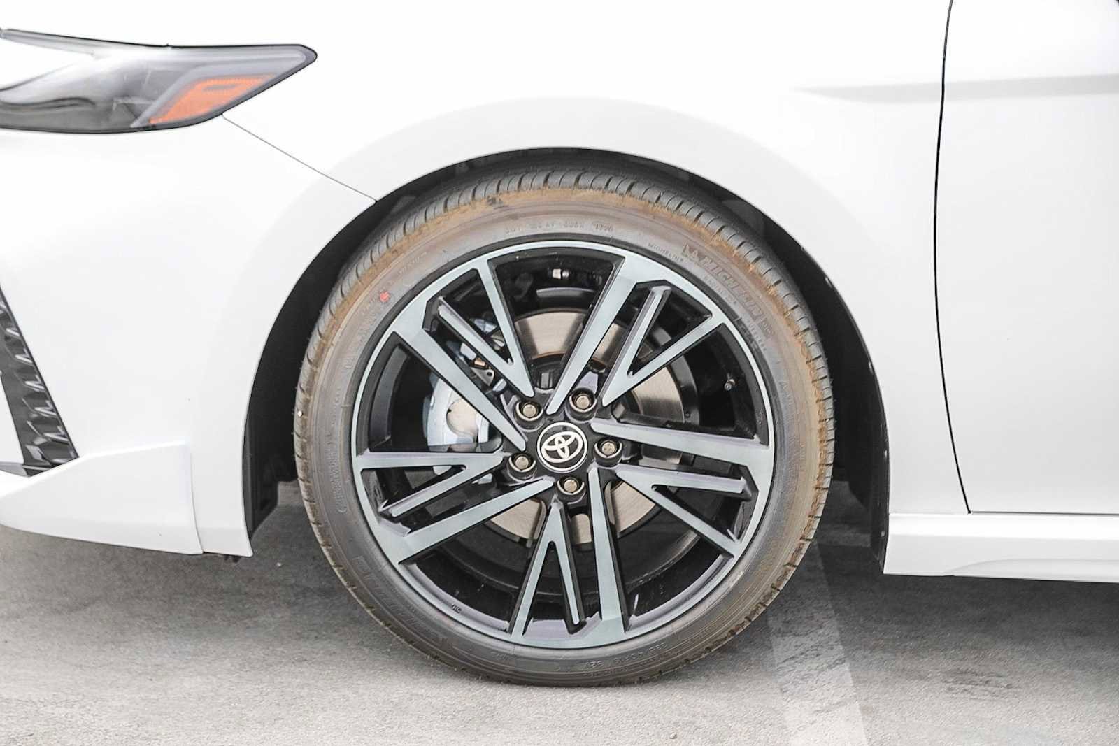 Thumbnail: 2025 Toyota Camry - 9