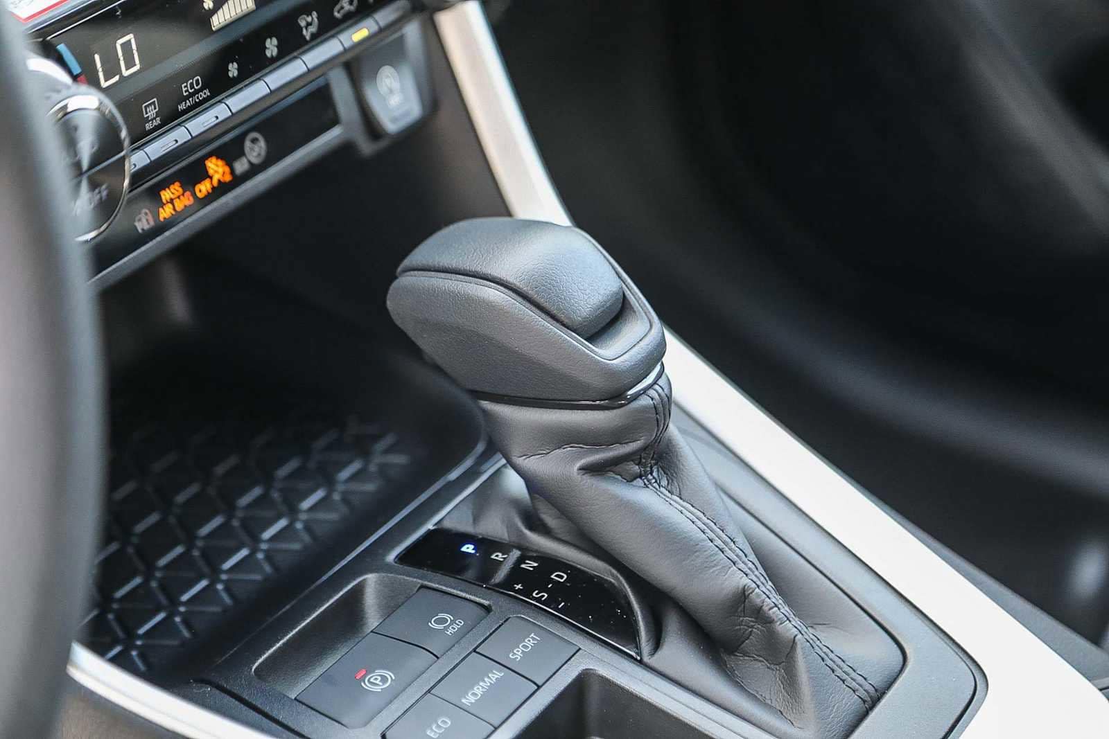 Thumbnail: 2025 Toyota RAV4 - 22