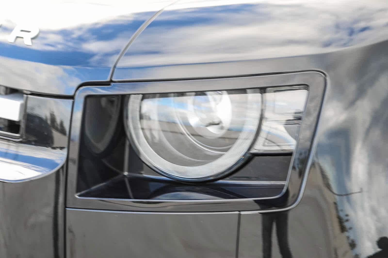 Thumbnail: 2024 Land Rover Defender - 8