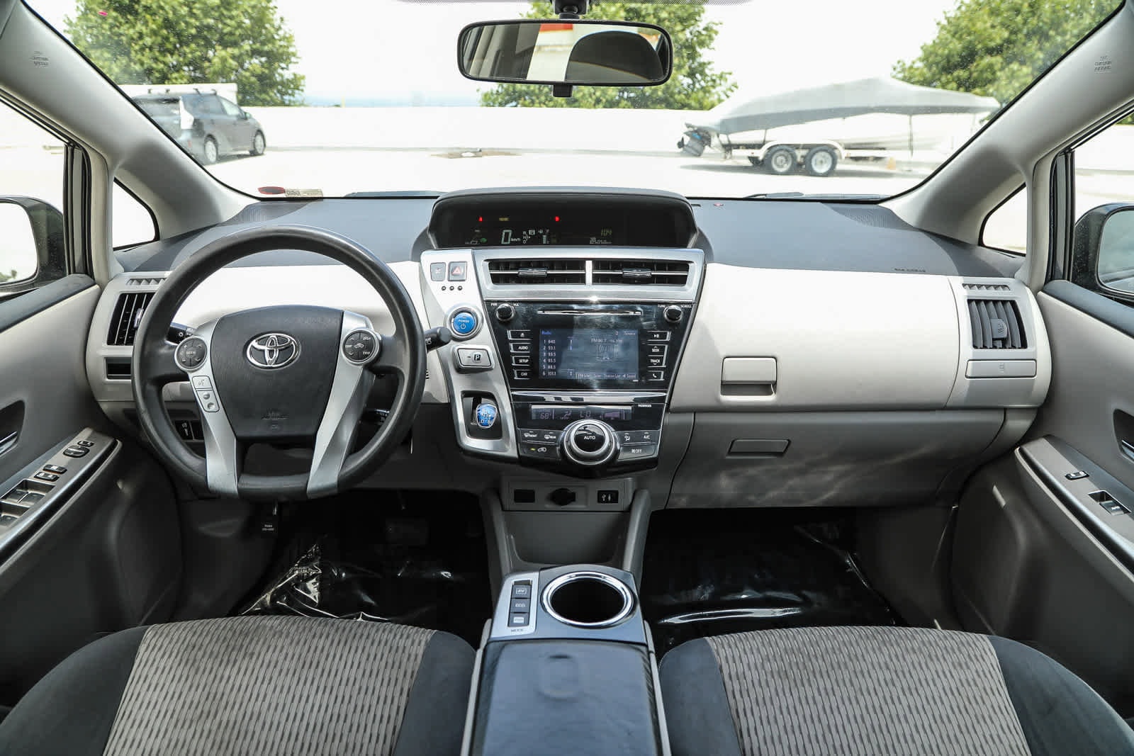 Thumbnail: 2015 Toyota Prius v - 11