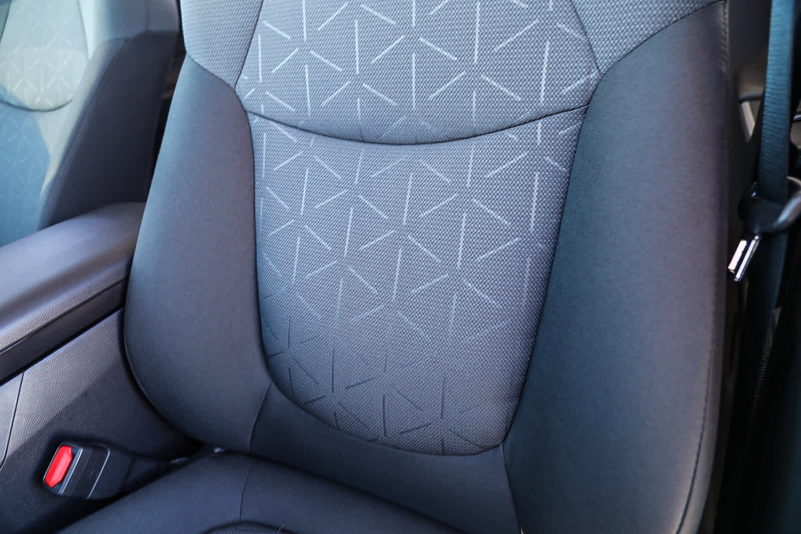 Thumbnail: 2025 Toyota RAV4 - 24