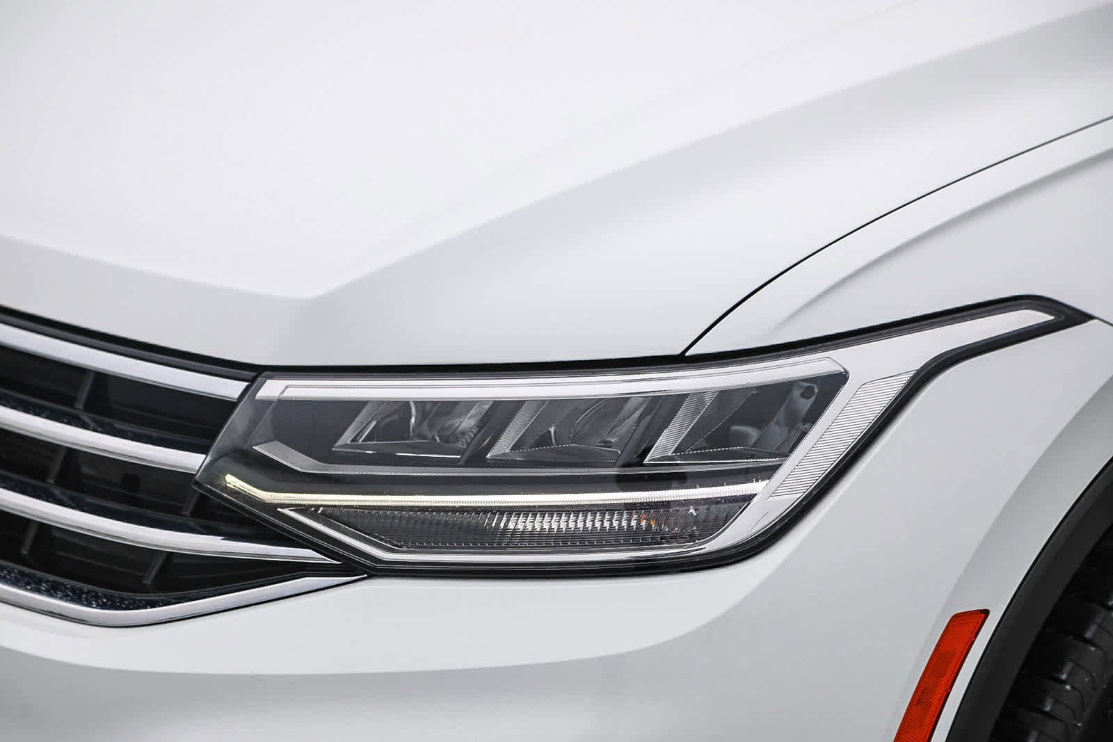 Thumbnail: 2022 Volkswagen Tiguan - 7