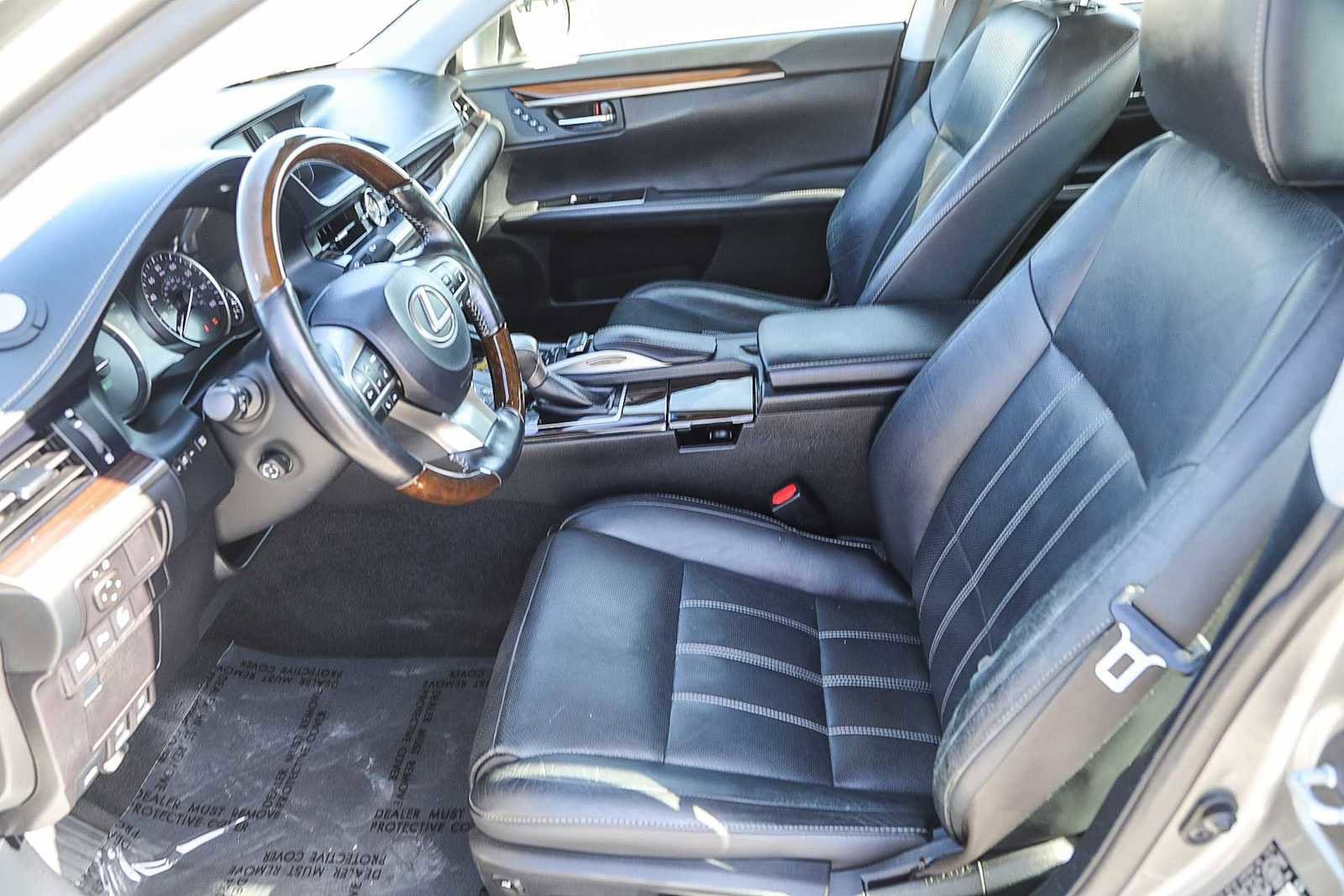 Thumbnail: 2016 Lexus ES - 17