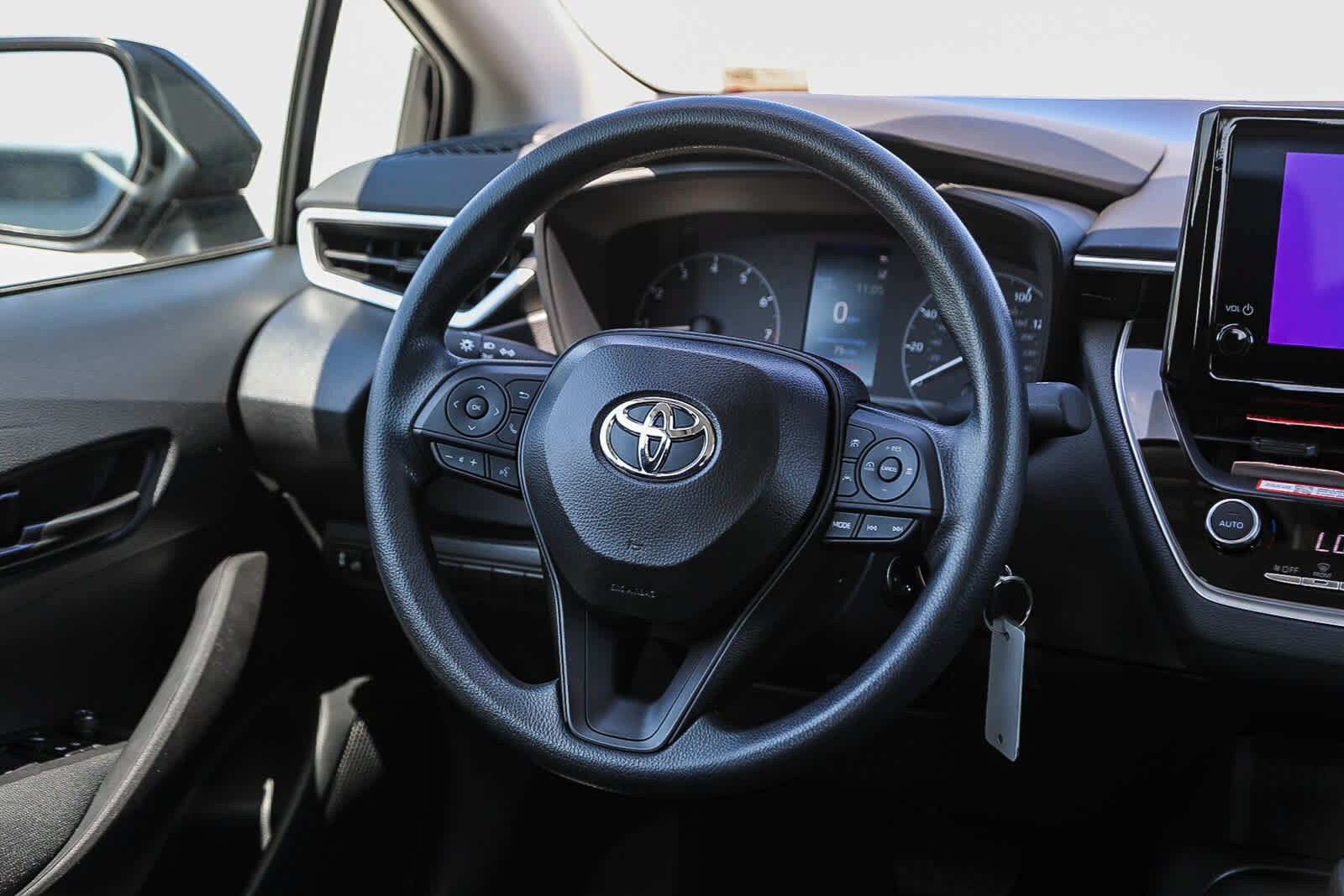 Thumbnail: 2025 Toyota Corolla - 16