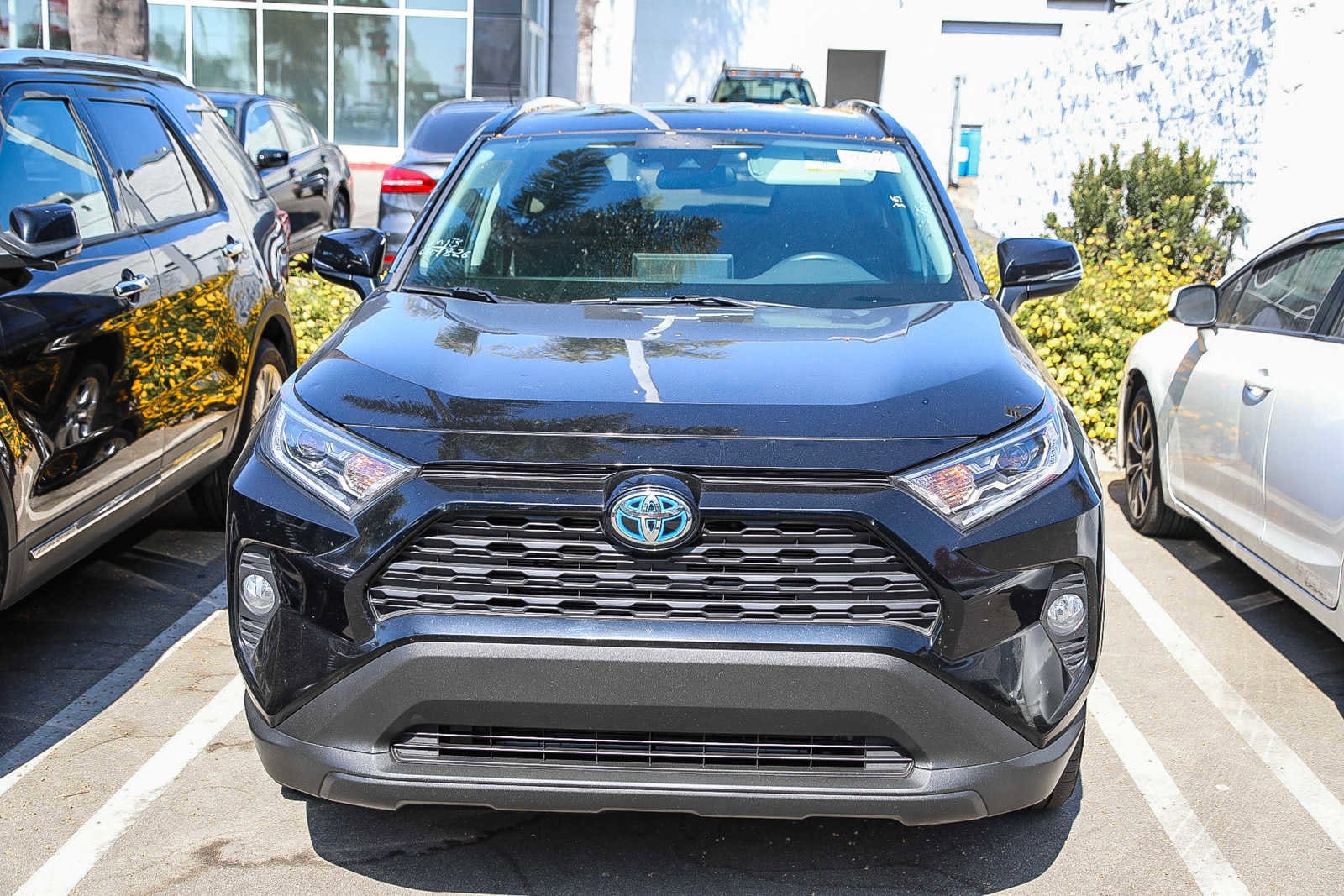 Used 2021 Toyota RAV4 XLE with VIN 4T3R6RFV7MU016145 for sale in Oxnard, CA