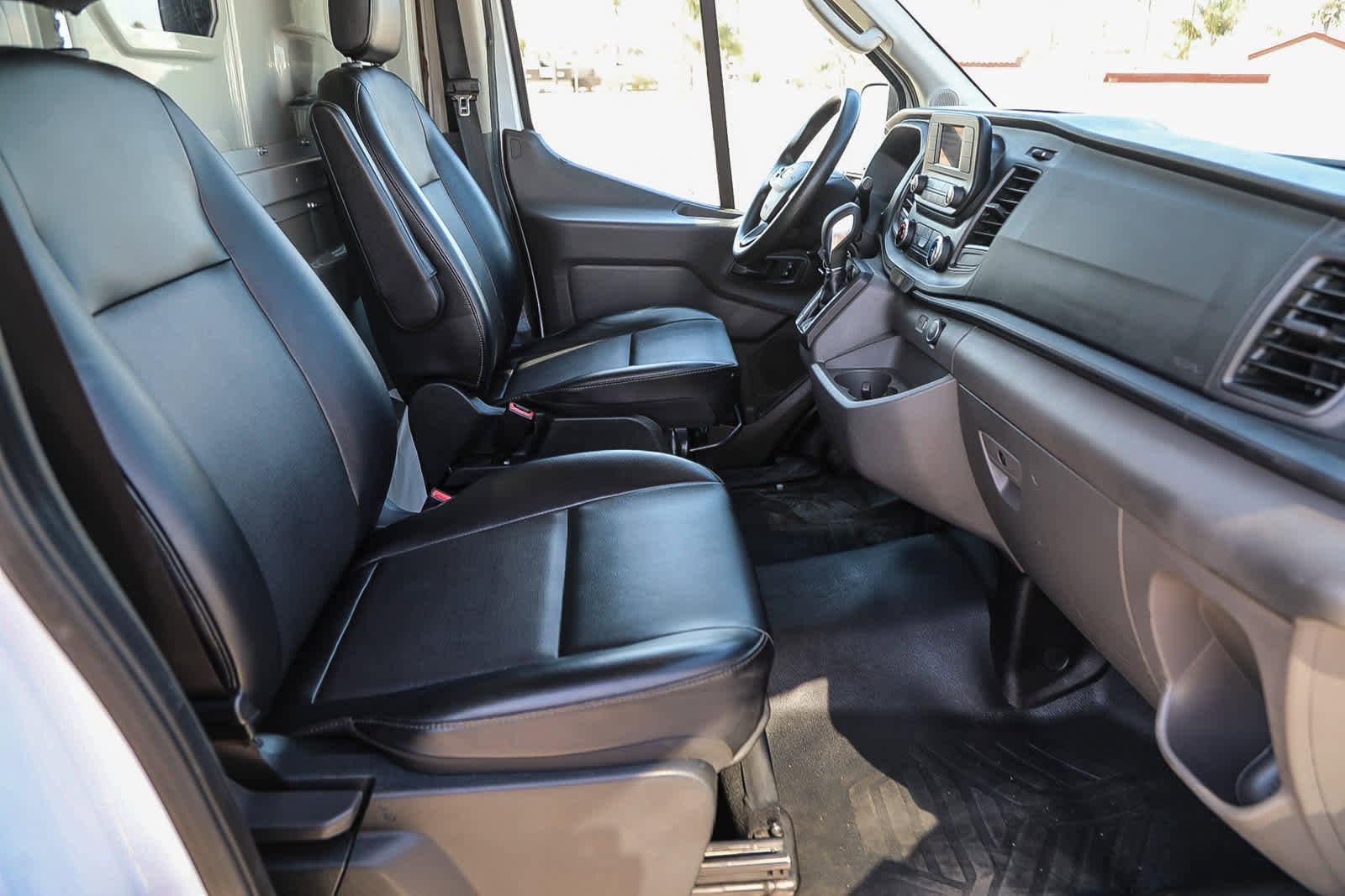 Thumbnail: 2020 Ford Transit Series - 16