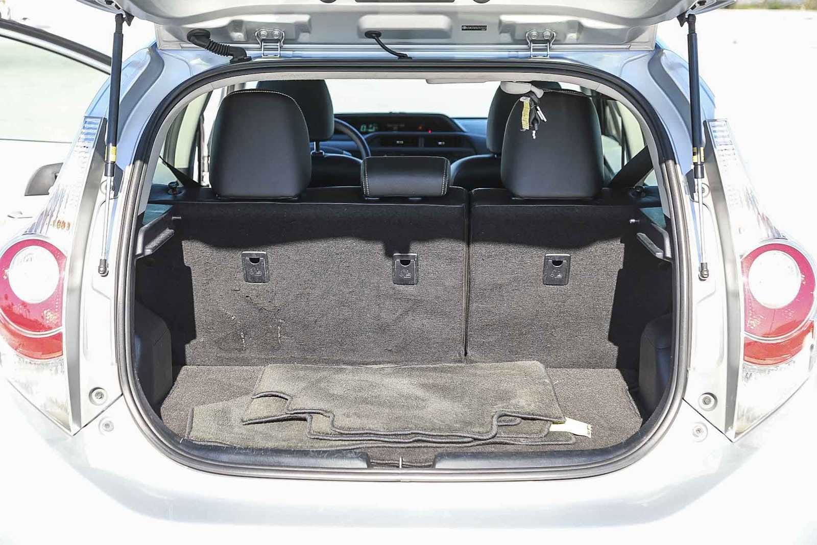 Thumbnail: 2012 Toyota Prius c - 24