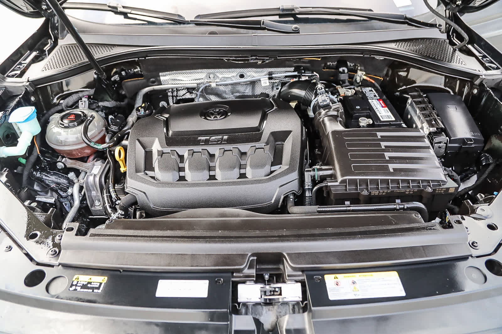 Thumbnail: 2021 Volkswagen Tiguan - 24