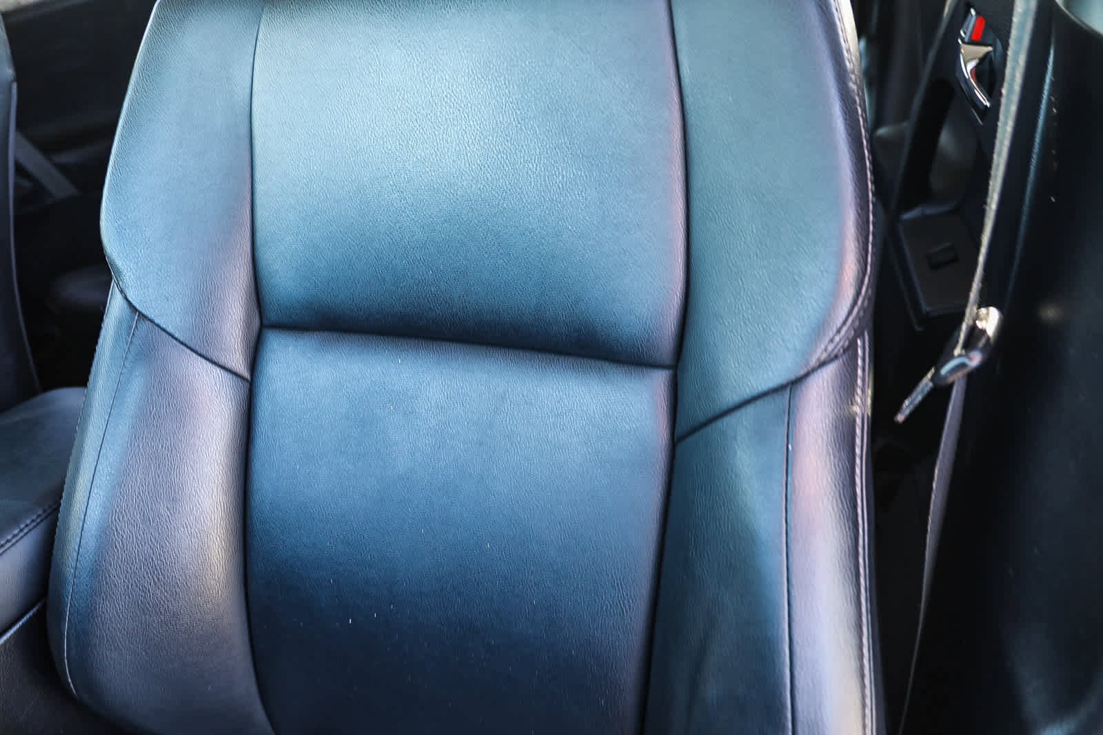 Thumbnail: 2013 Toyota RAV4 - 24