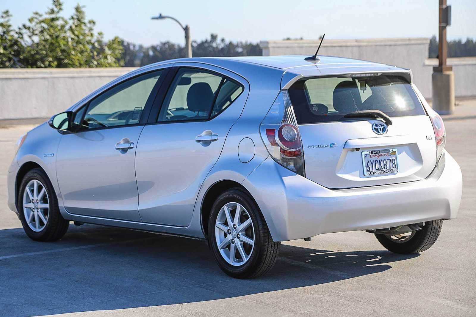 Thumbnail: 2012 Toyota Prius c - 7