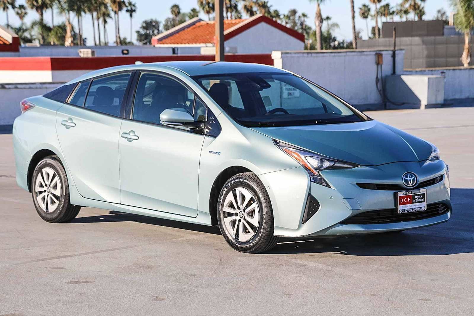 Thumbnail: 2017 Toyota Prius - 4