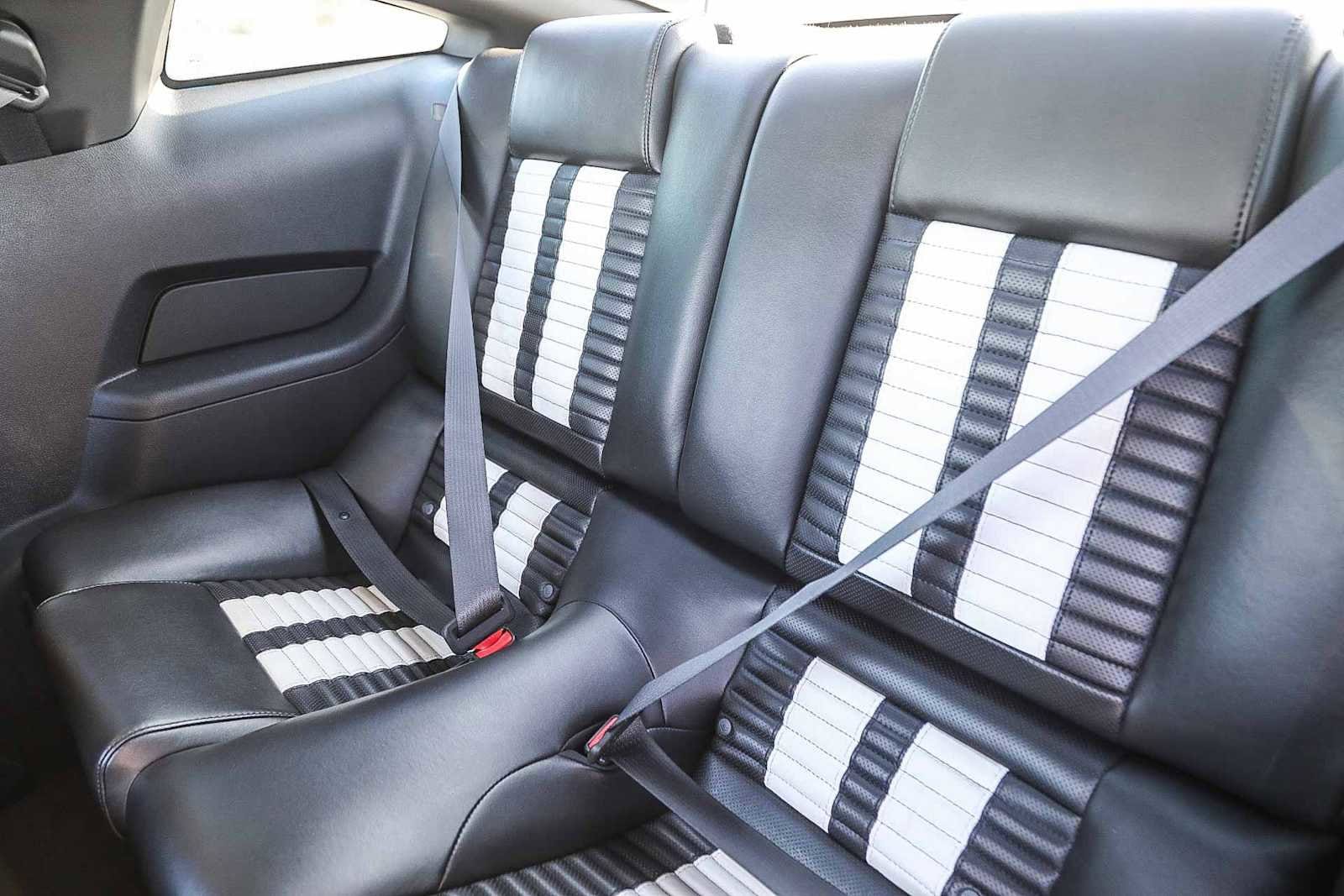 Thumbnail: 2010 Ford Mustang - 18