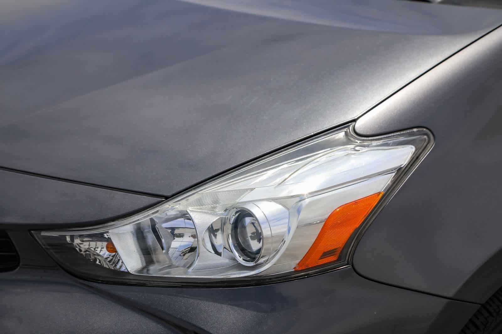 Thumbnail: 2015 Toyota Prius v - 7