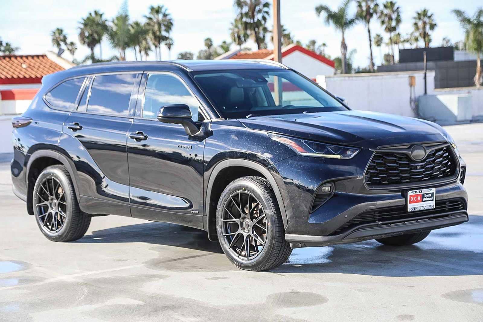 Thumbnail: 2021 Toyota Highlander - 4