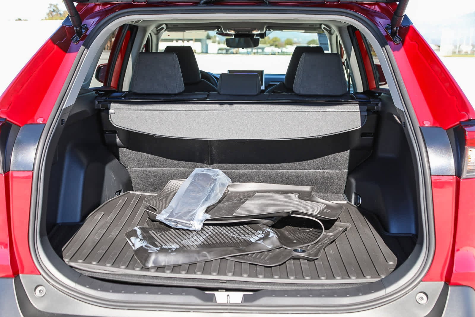 Thumbnail: 2025 Toyota RAV4 - 25