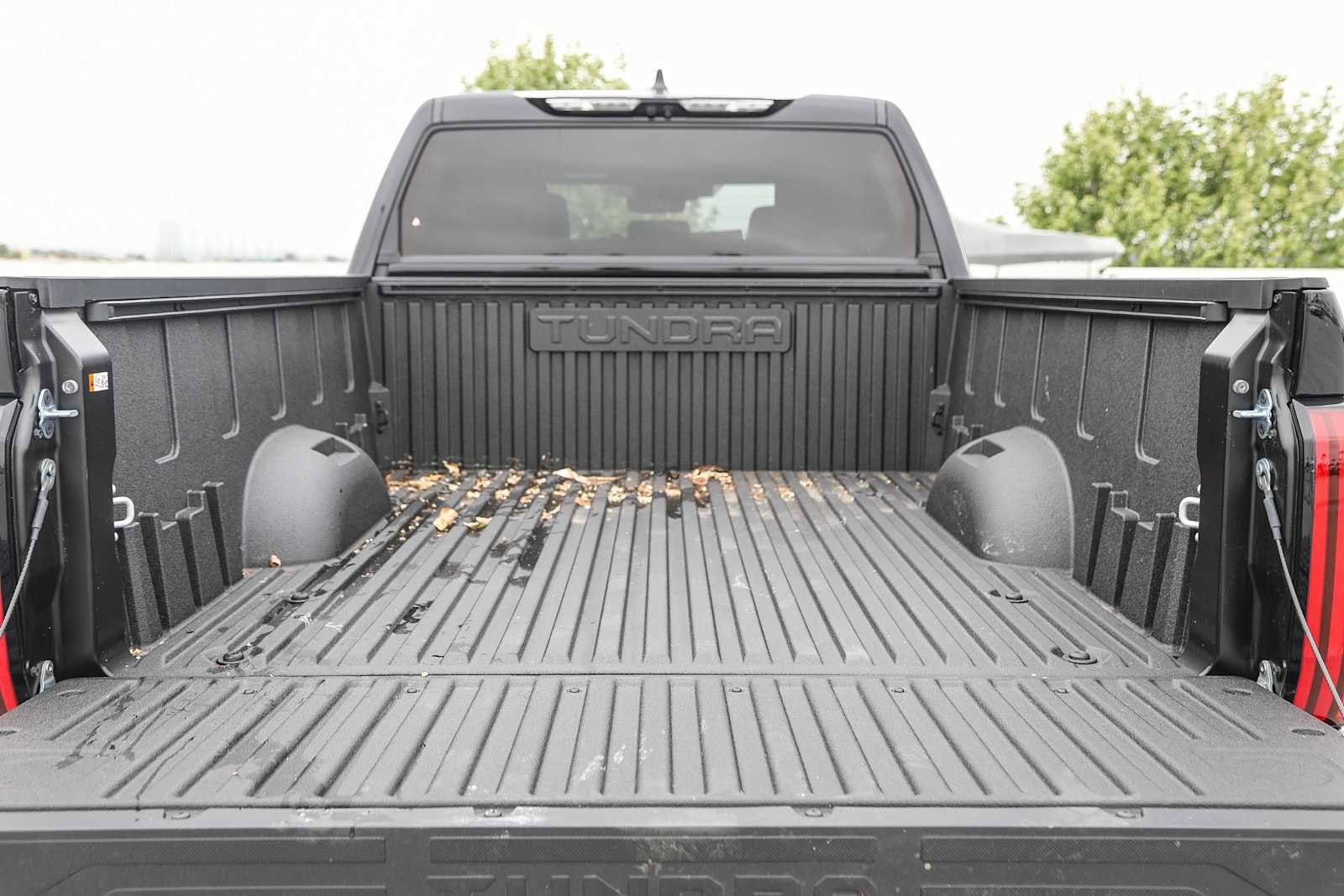 Thumbnail: 2025 Toyota Tundra - 12